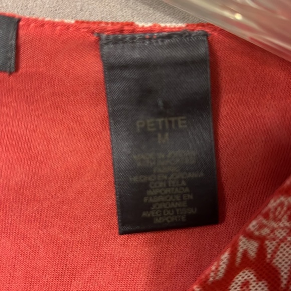 Liz Claiborne top size medium petite color red and cream - Picture 3 of 4